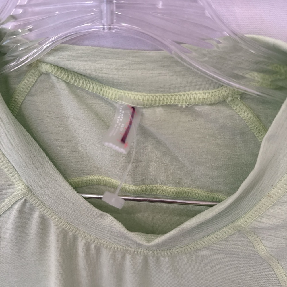 Free People Movement NWOT light green workout tank with side tie sz XS - Picture 4 of 6